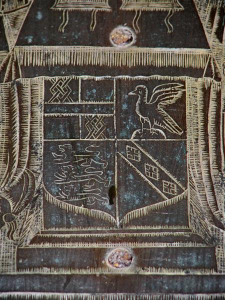 Detail of coat of arms, fully described in the text